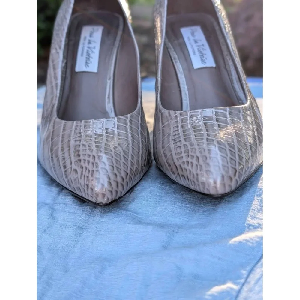 Pour La Victoire Gray Croc Embossed Leather Pumps Block Heel 8.5 Brazil‎